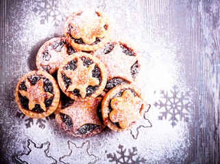 Christmas sweet mince pies with icing sugar