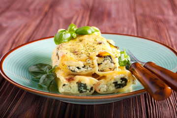 Ricotta cheese and spinach filling cannelloni