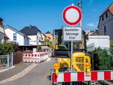 Durchfahrt Verboten Baustellenfahrzeuge frei