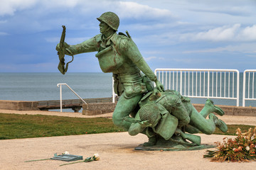 Beautiful view of the Omaha Beach 116th Regimental Combat Team Memorial in Normandy, France
 - obrazy, fototapety, plakaty