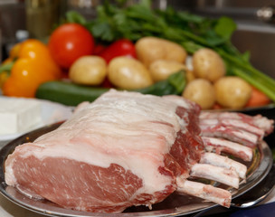 Zutaten für Rücken vom Iberico-Schwein mit mediteranem Gemüse mit Feta