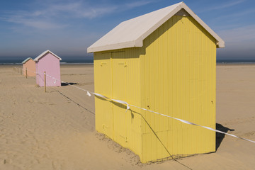 Naklejka premium Les cabines de plage sur la plage de Berck-sur-mer (Côte d'Opale)