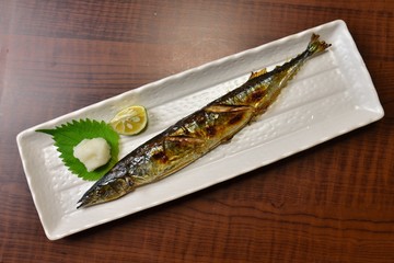 秋刀魚の塩焼き