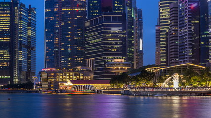 Obraz premium Stunning twilight view of Singapore city cityscape skyscrapers day to night timelapse