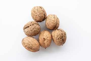 Nüsse isoliert auf weissem Hintergrund