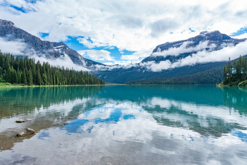 Fototapeta na wymiar Emerald Lake in Yoho National Park, Canada
