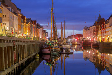 Obraz premium Copenhagen. The Nyhavn channel is at dawn.