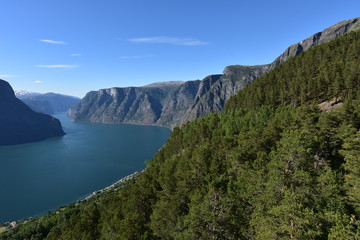Naklejka na ściany i meble Der Aurlandsfjord ist einer der schönsten Seitenarme des Sognefjords.