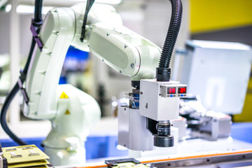 robot working in the laboratory