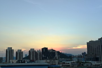 Fototapeta na wymiar urban shenzhen at sunset moment (1)