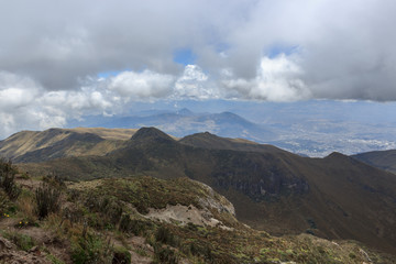 Obraz na płótnie Canvas View from ruca pichincha over quito, ecuador
