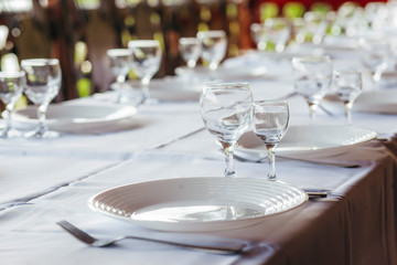 Empty glasses in restaurant