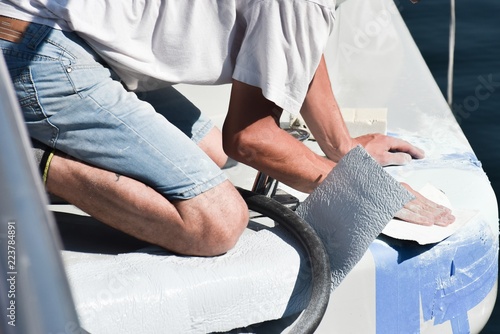  Lavoro a mani nude