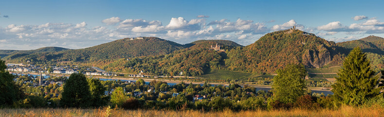 Blick zum Siebengebirge im Herbst; Deutschland