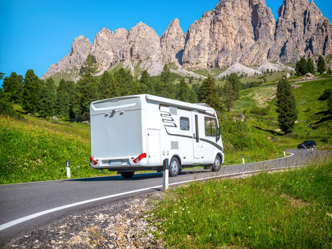 Mit dem Wohnmobil durch die Dolomiten fahren