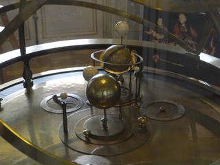 Antique orrery showing movement of planets around  the sun