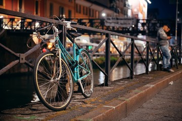 Fototapeta na wymiar Naviglio Grande canal bike