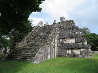 hervorragend erhaltender Maya Tempel in Mexiko