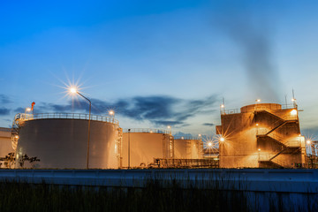 Obraz premium Industrial water storage tanks wait supply to cooling tower in electric power plant 
