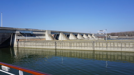 Schleuse, Donau, Österreich von einem Flusskreuzfahrtschiff