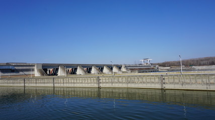 Schleuse, Donau, &Ouml;sterreich von einem Flusskreuzfahrtschiff