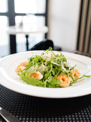 salad with shrimps
