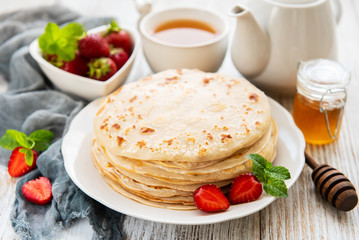 Delicious pancakes with strawberry