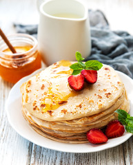 Delicious pancakes with strawberry