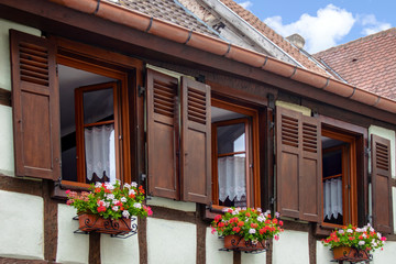 Fototapeta na wymiar Bergheim, Maisons à colombages en centre-ville, Alsace. Haut-Rhin. Grand Est