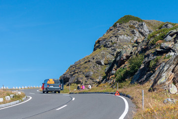 Autopanne in den Alpen