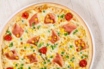 Pizza with ham