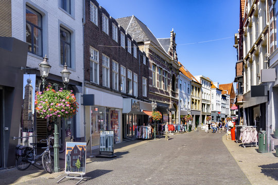 Einkaufsstra&szlig;e in der Altstadt von Venlo