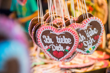 Lebkuchenherz "Ich liebe dich" am Oktoberfest