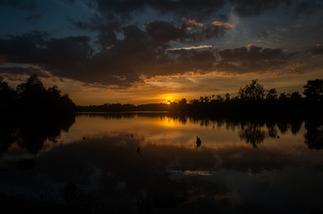 Obraz premium Sunset over the lake