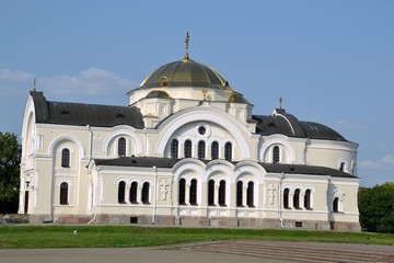 Fototapeta na wymiar Свято-Николаевский гарнизонный храм в Брестской крепости