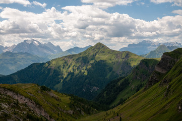 Fototapeta premium Mountain scene of the Italian Dolomites, near the Giau Pass, on a Summer Afternoon.