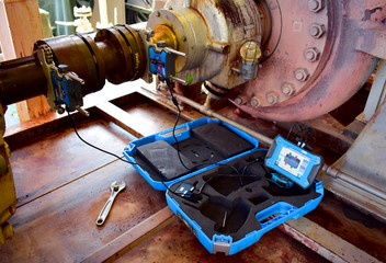 Laser alignment of shaft centrifugal pump. Check alignment and re-adjust. Laser alignment check...