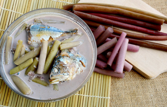 Lotus Stem and Mackerels Fish in Coconut Milk Soup (Thai name is gaaeng gathi saai buaa bplaa thuu neung)
Traditional Thai food Lotus Menu.