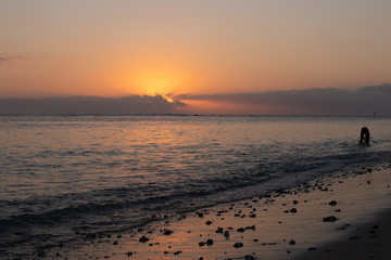 plage coucher de soleil