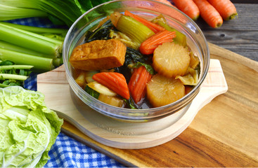 Thai mixed vegetable with tofu soup