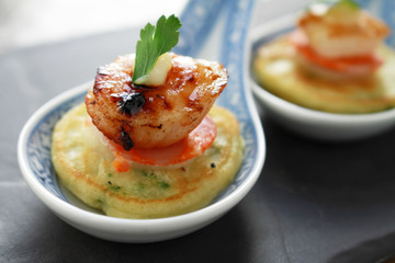 scallop canapes on spoon