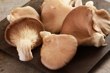 preparing fresh oyster mushrooms