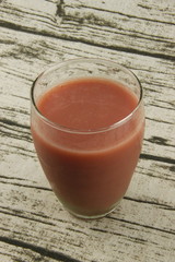 Jus de fruits dans un verre