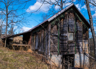 Fototapeta na wymiar Rural Vintage barn in Countryside Landscape
