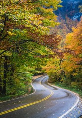 Fototapeta premium Vermont scenic drive in Autumn