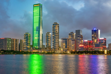 Fototapeta premium Shenzhen Bay Houhai night skyline 