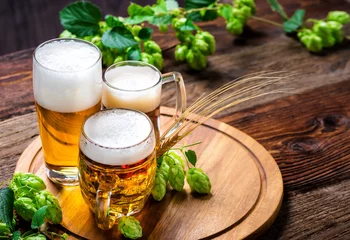 Fotobehang Bier - Alcohol - Sterke drank - Drank - Hop - Gerst - Stutzen - Seidel - Kan - Glas © Lumixera