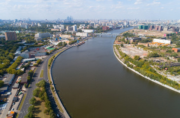 Obraz premium Nagatinskaya embankment in the city of Moscow.
