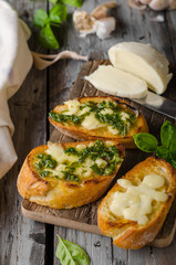 Garlic herbs toast with fresh mozzarella