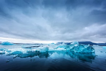 Fototapeten Icebergs in Jokulsarlon glacial lagoon. Vatnajokull National Park, southeast Iceland, Europe. © Ivan Kmit